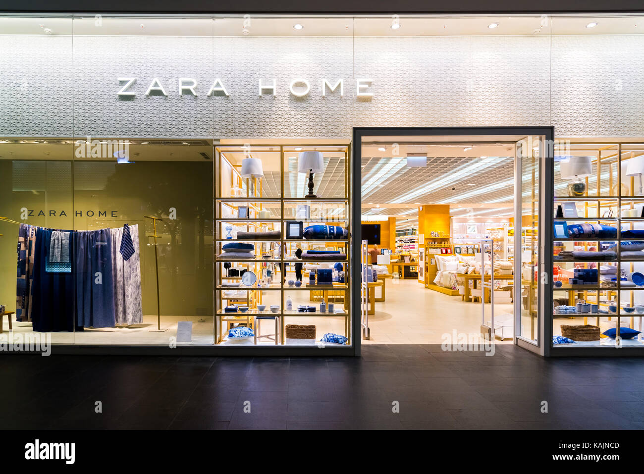 Moscow, Russia - September 15. 2017. Entrance to Zara Home store in the  mall Zelenopark Stock Photo - Alamy