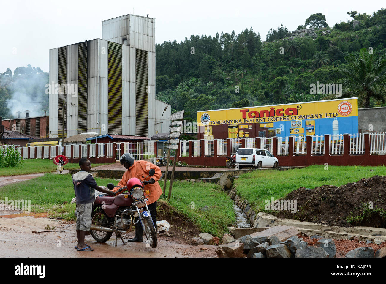 Tanzania Bukoba Tanica Coffee Factory Produce Instant Coffee Tansania Bukoba Kaffeefabrik Tanica Coffee Herstellung Von Instant Kaffee Stock Photo Alamy