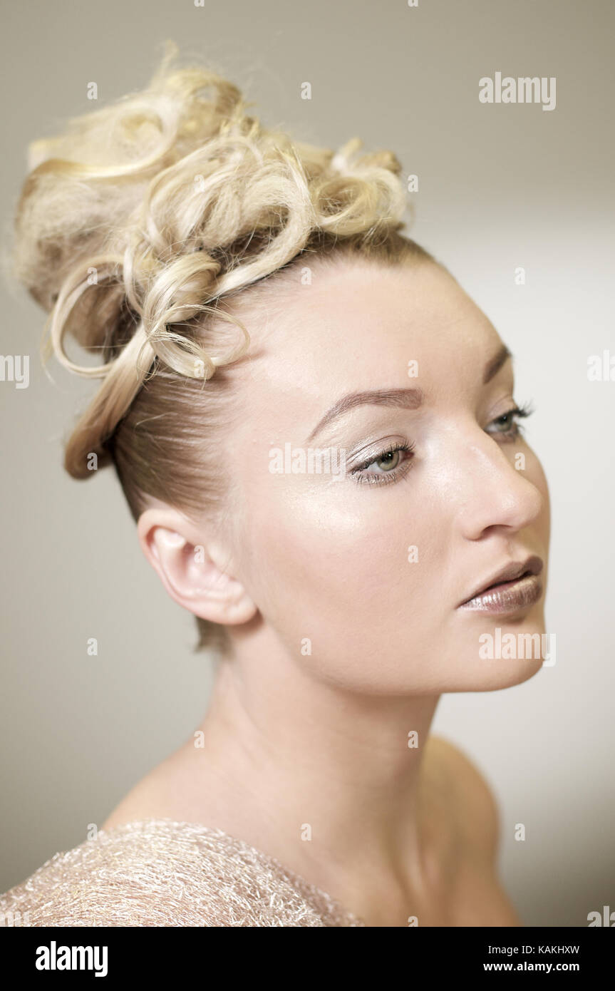 Model head and shoulders hi-res stock photography and images - Alamy