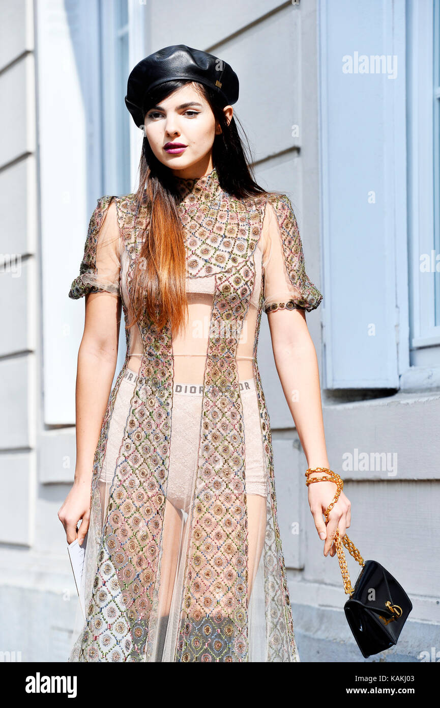 Ready to Wear Spring/Summer 2018 - Paris Fashion Week - Outside DIOR - Musée Rodin - Rue de Varenne Stock Photo