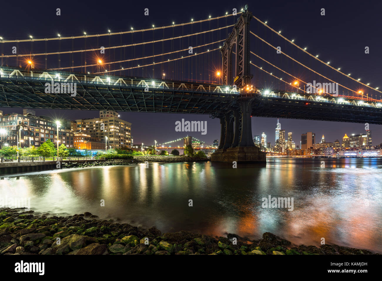 Main Street Park and the Manhattan Bridge at night. Dumbo, Brooklyn, New York City Stock Photo