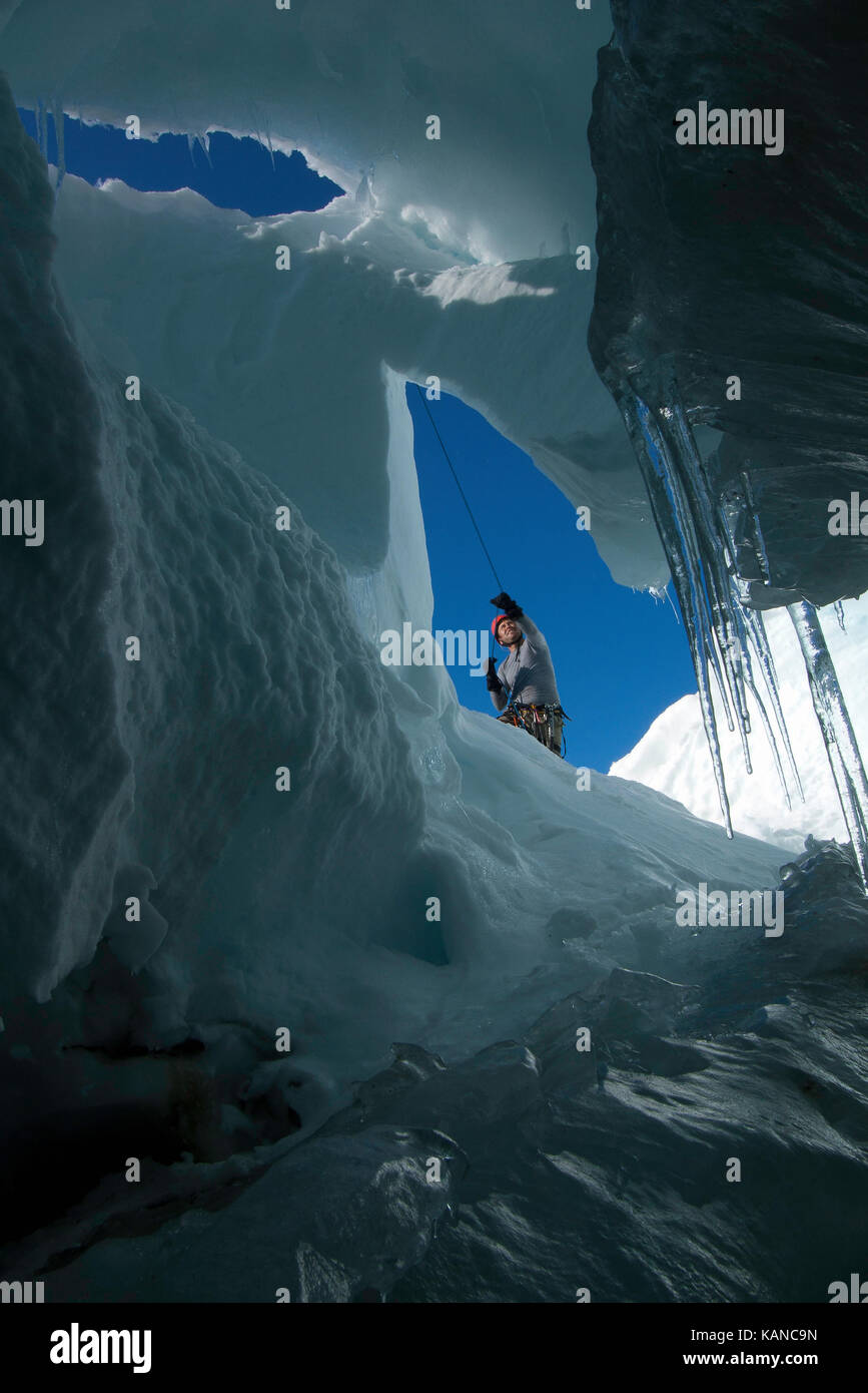 A man pulls the rope off an ice climb on the North Palisade glacier in the  Eastern Sierra Nevada California Stock Photo - Alamy