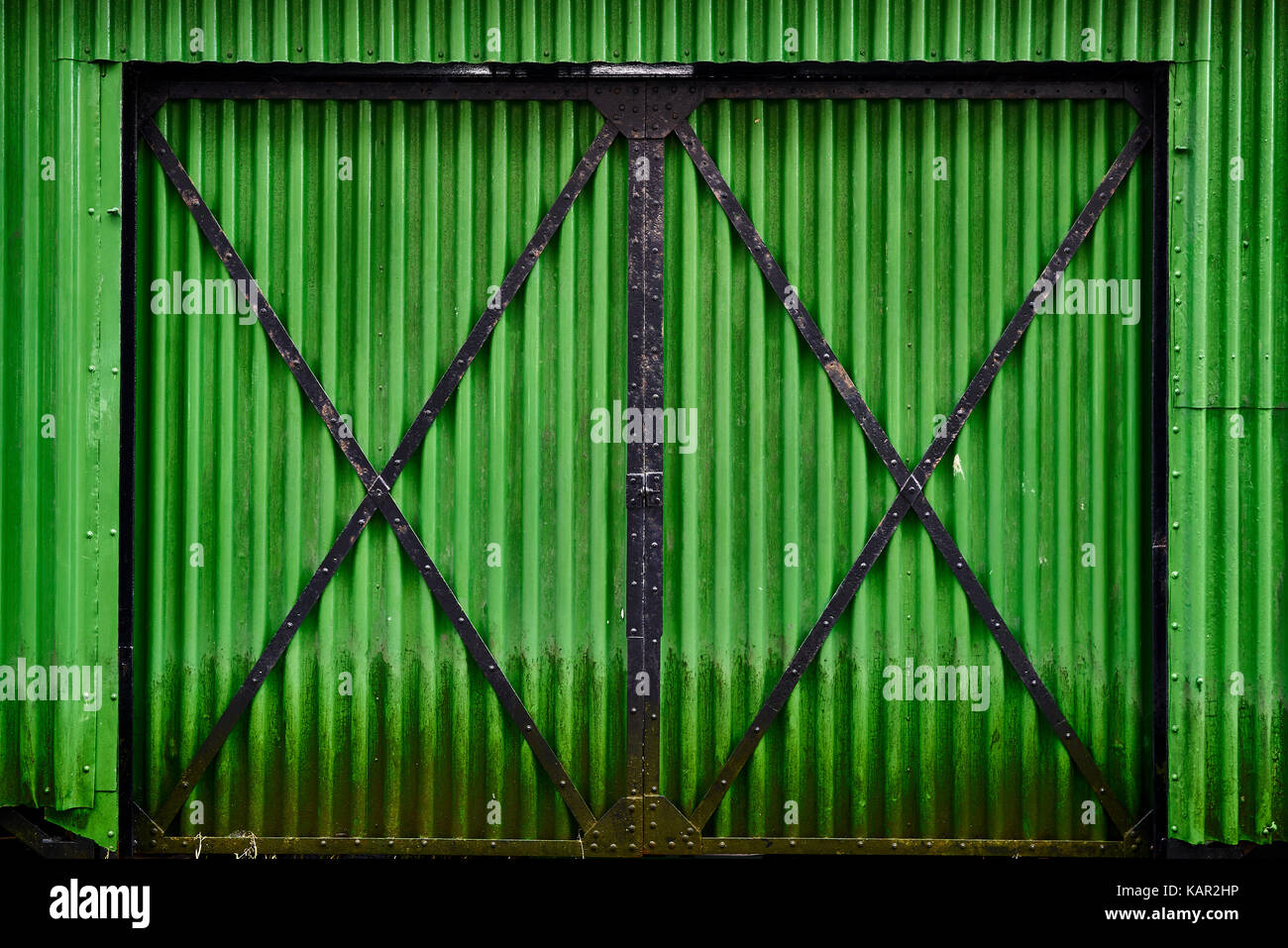 Corrugated iron gate hires stock photography and images Alamy
