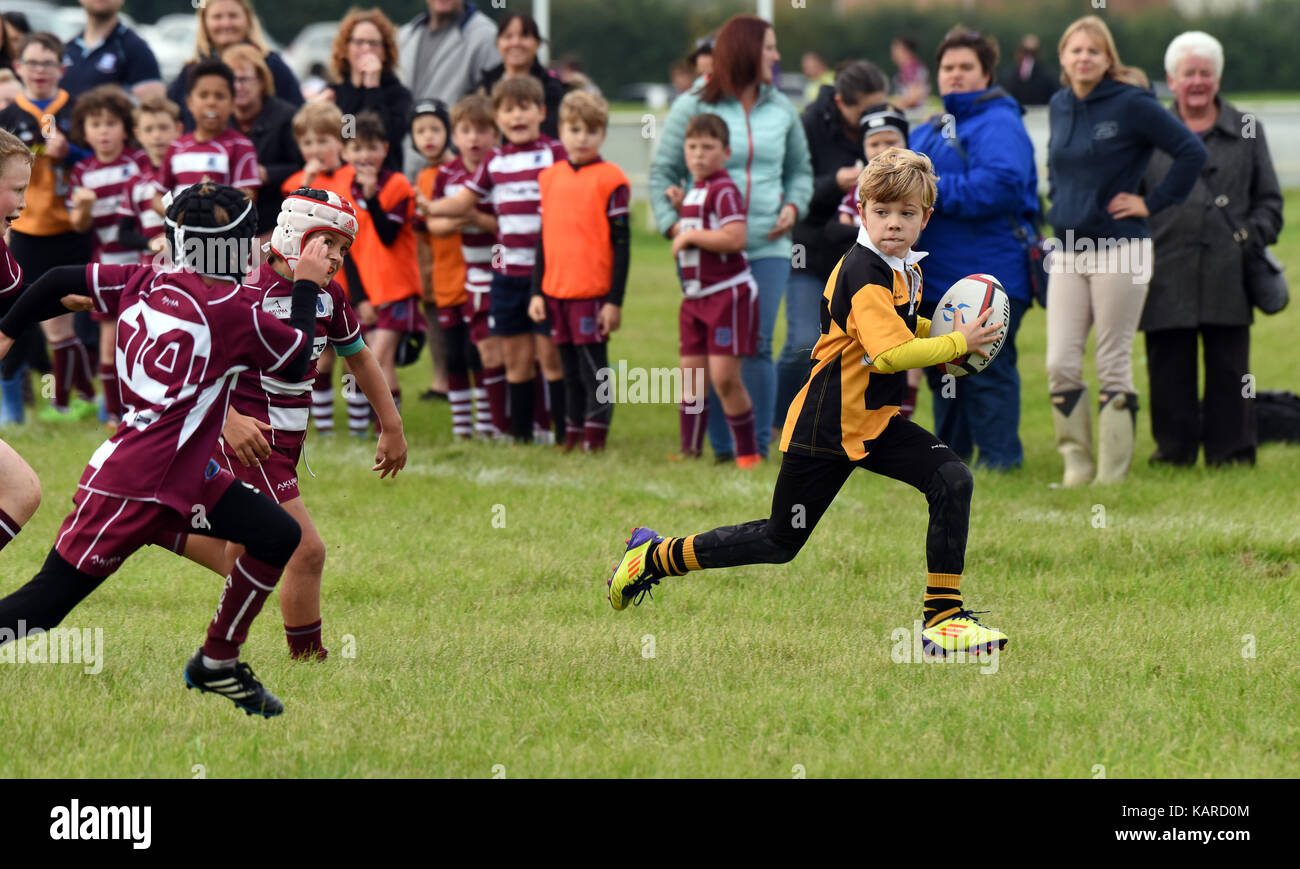 Boys playing junior rugby Britain Uk Stock Photo