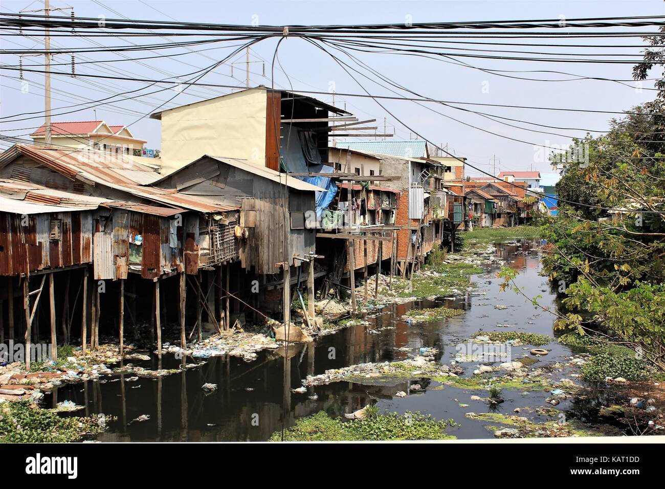 Poor houses in Phnom Penh Cambodia Stock Photo - Alamy