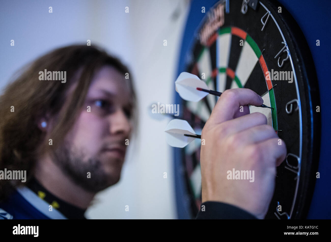 Karlsruhe, Deutschland. 25th Sep, 2017. Felix Kreuzer (KSC Dart). Dart