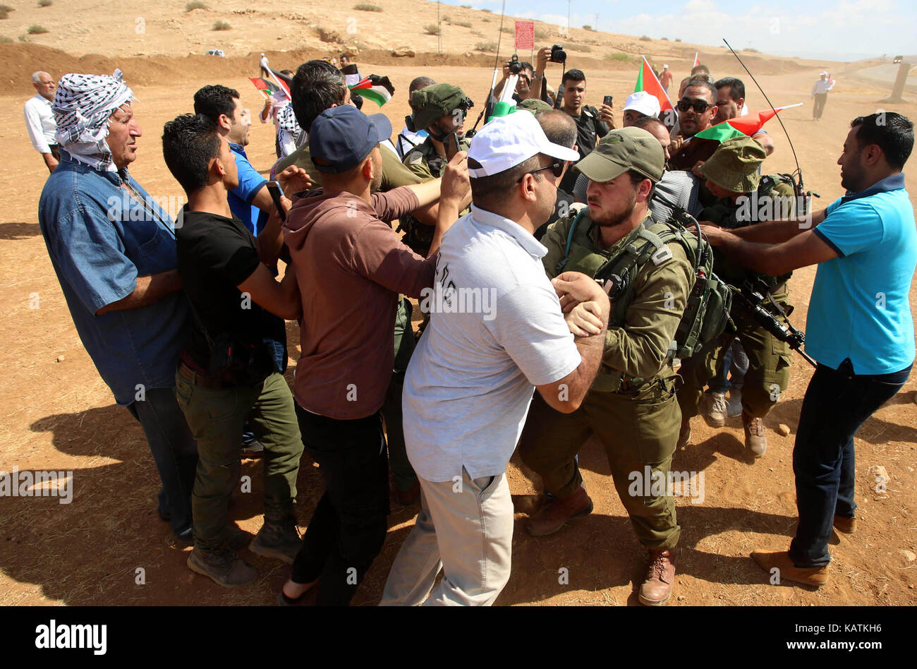 Tubas, West Bank, Palestinian Territory. 27th Sep, 2017. Palestinian