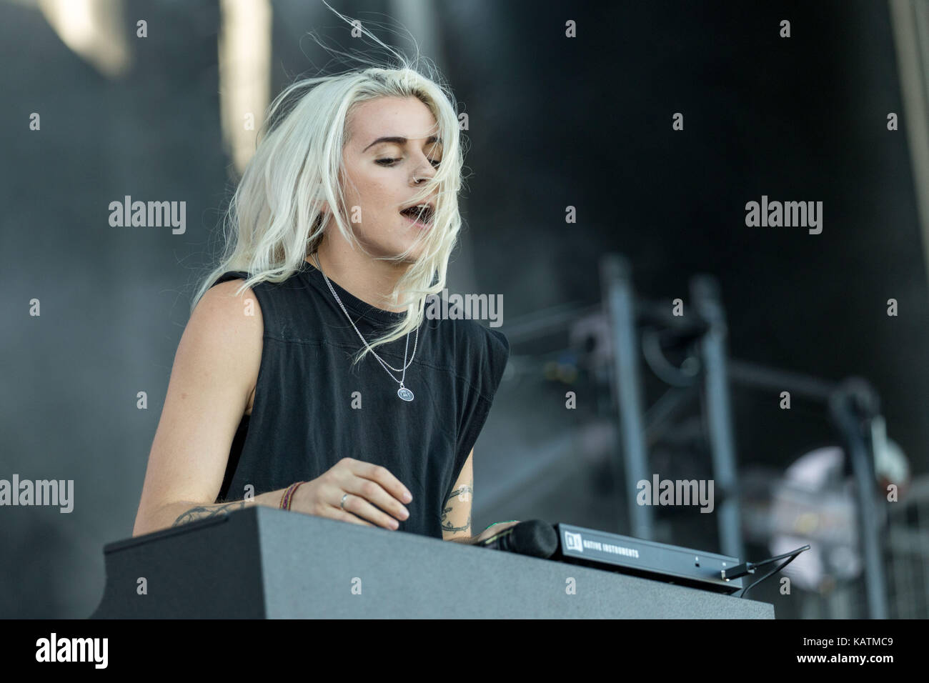 Lynn gunn of pvris hi-res stock photography and images - Alamy