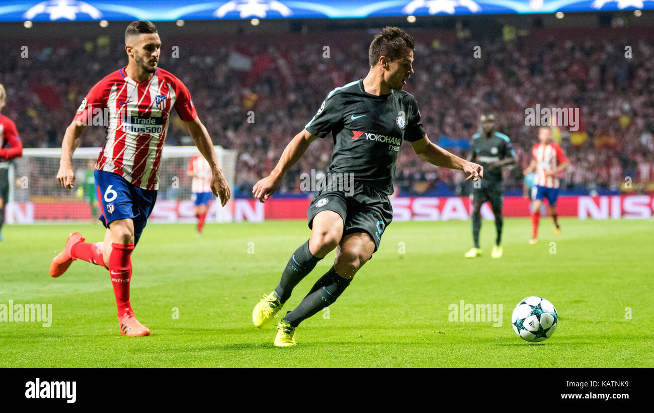 Madrid, Spain. 27th Sep, 2017. Cesar Azpilicueta (Defender, Chelsea FC) in action covered by Koke Resurreccion (Mildfierd, Atletico Madrid) during the football match of group stage of 2017/2018 UEFA Europa League between Club Atletico de Madrid and Chelsea Football Club at Wanda Metropolitano Stadium on September 27, 2017 in Madrid, Spain. Credit: David Gato/Alamy Live News Stock Photo