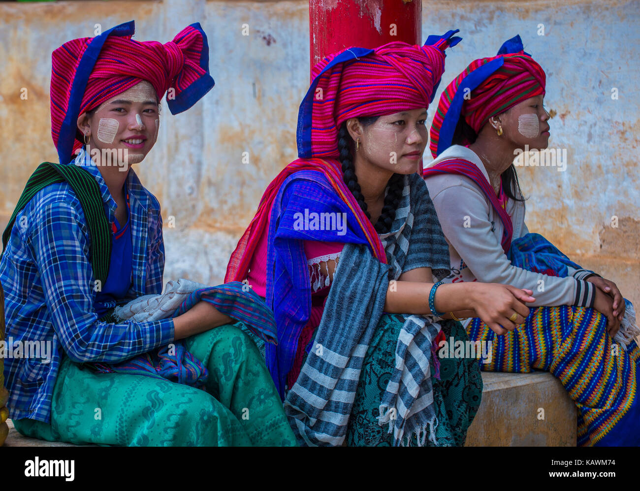 INLE LAKE , MYANMAR - SEP 07 : Intha tribe women in Inle lake Myanmar ...
