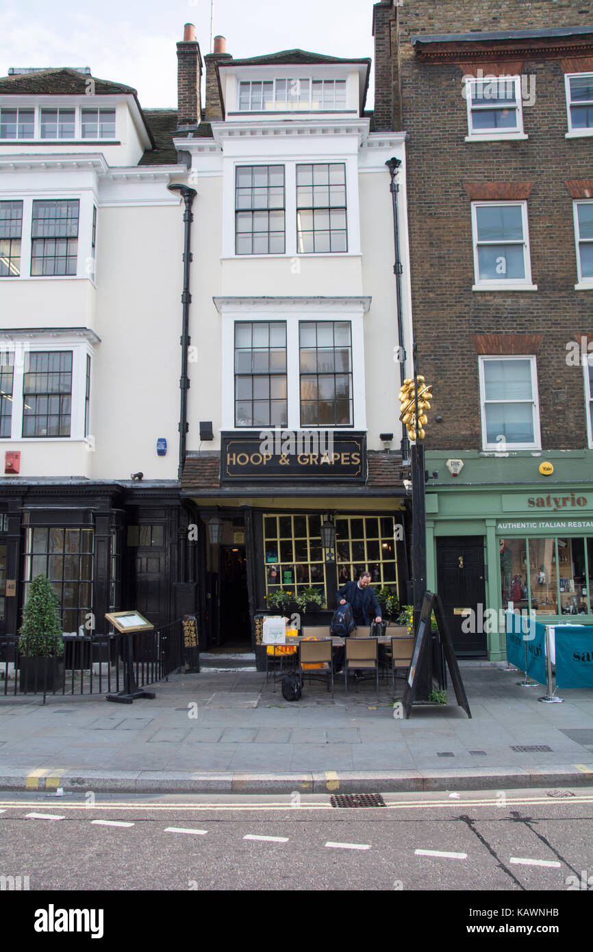 London hoop grapes pub hires stock photography and images Alamy