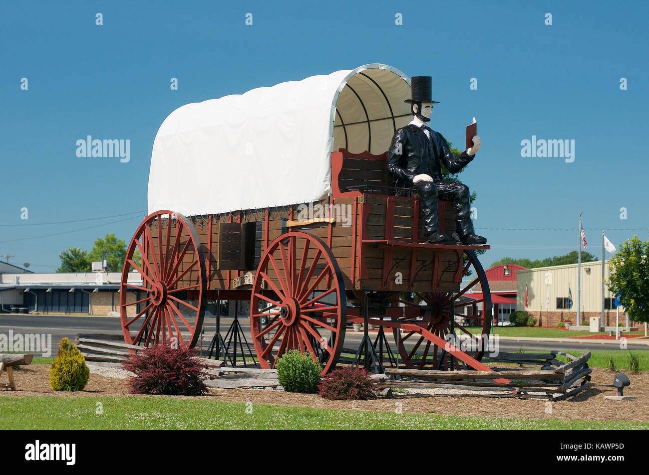 The World's largest covered wagon and big Lincoln, in Lincoln, Illinois