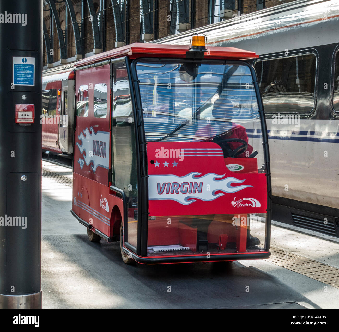 Baggage trains hires stock photography and images Alamy