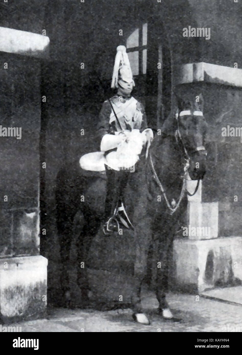 1932 The King or Queens  Horse Guards 'Box Man', sentry at Horse Guards Parade entrance arch London Stock Photo