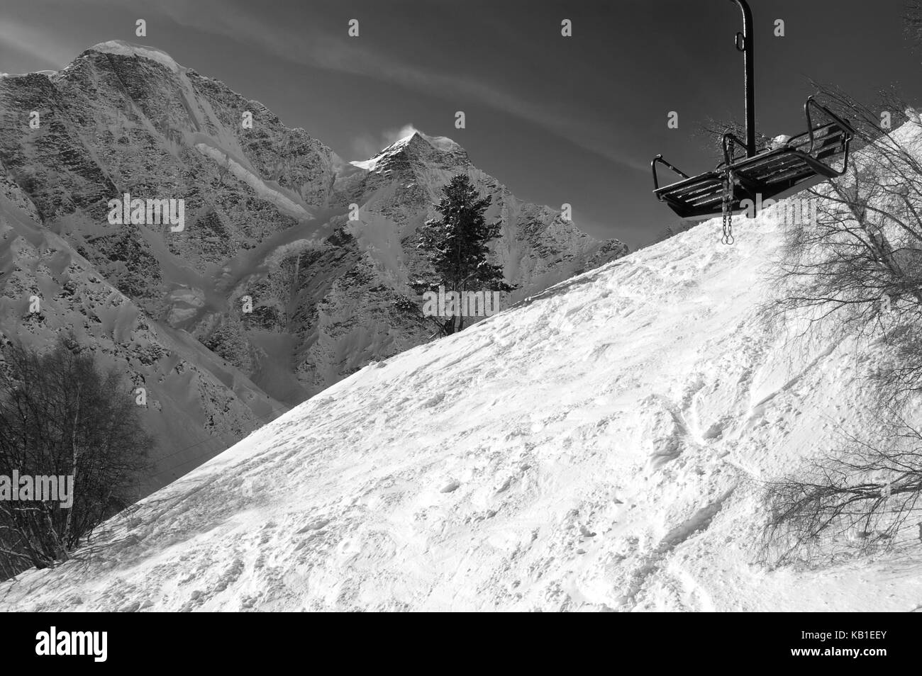 Old chair lift ski resort Black and White Stock Photos & Images - Alamy
