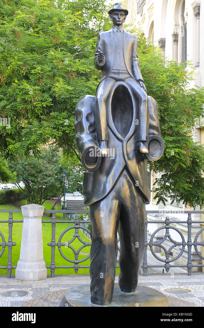 Franz Kafka Skulptur while Spanish synagogue in Prague, Czech Republic, Stock Photo