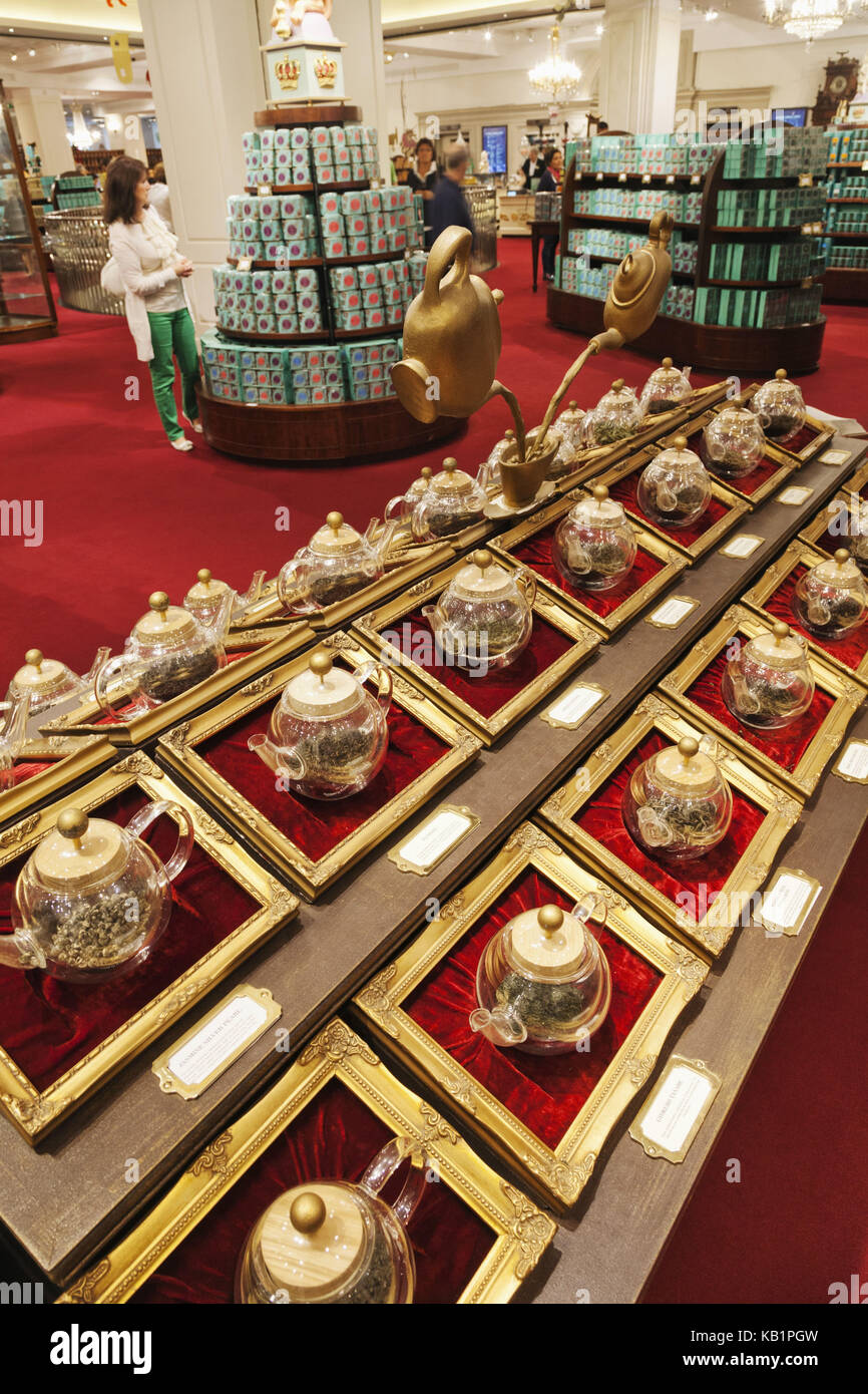 England, London, Piccadilly, department store Fortnum and Mason, tea