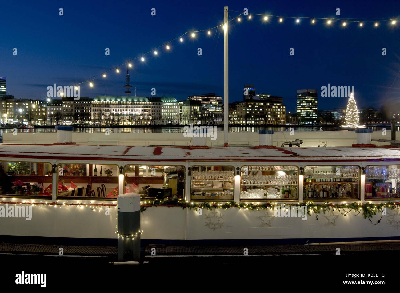 Germany, Hamburg, the Inner Alster by italieneischem restaurant ship