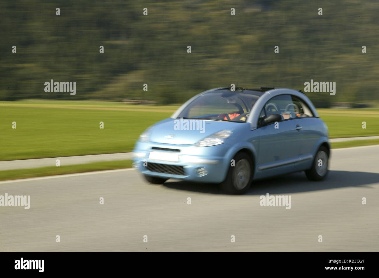Car blur motion hi-res stock photography and images - Alamy