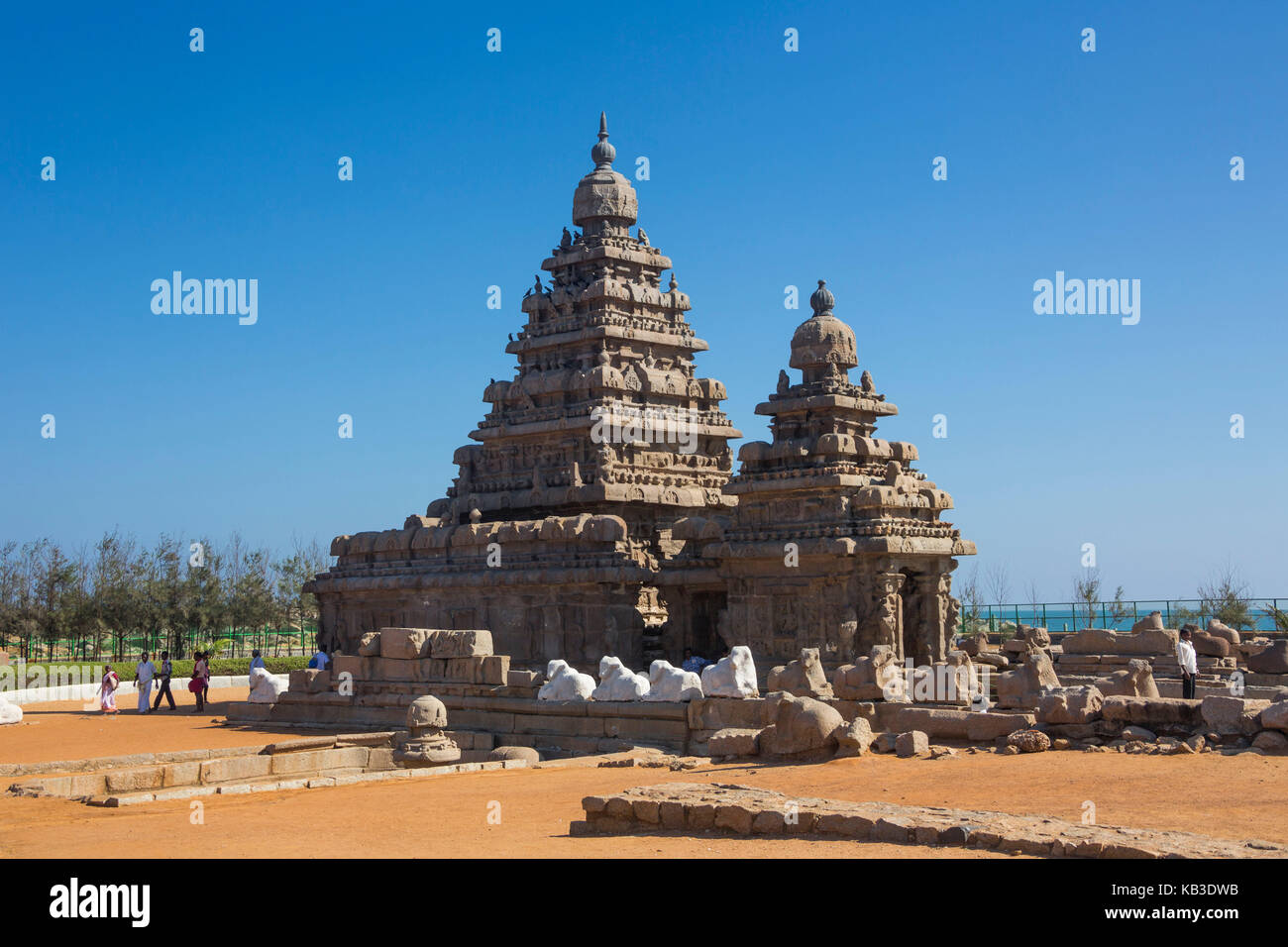 India, Tamil Nadu, Mamallapuram, temple setting, Five Rathas, coastal temples Stock Photo