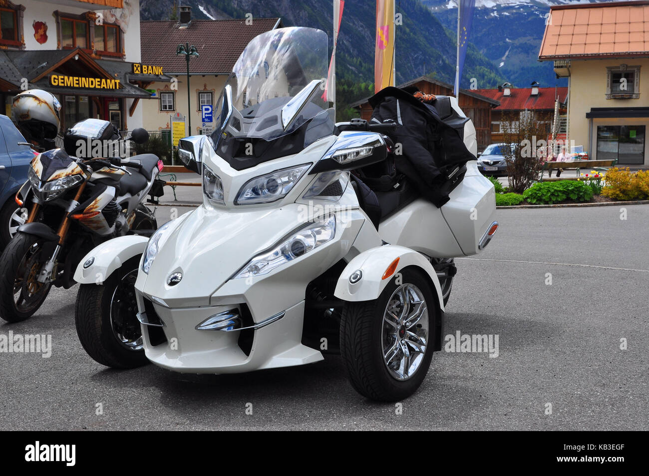 main street bikes and trikes