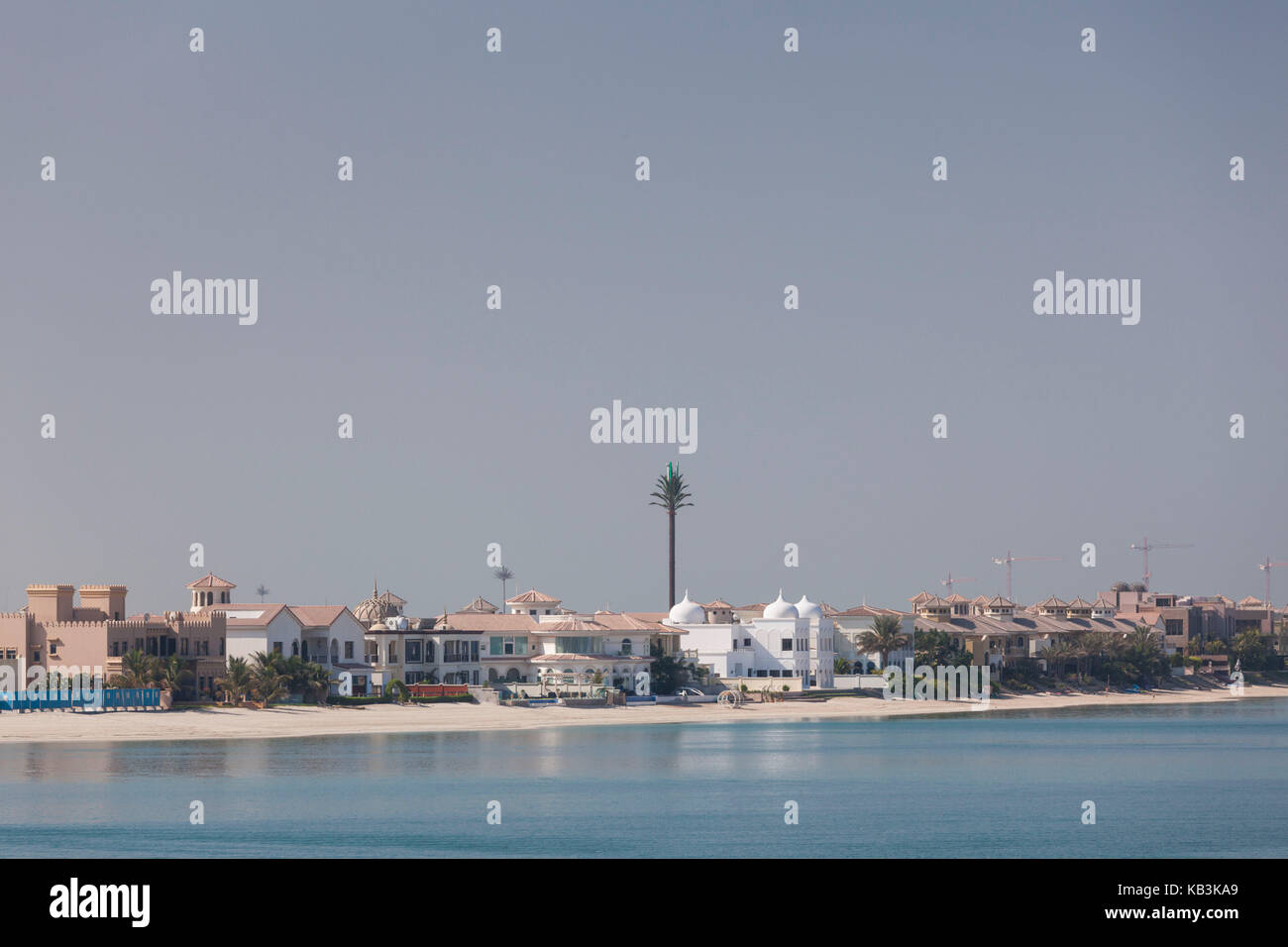 UAE, Dubai, Palm Jumeirah, beachfront houses, Palm area of manmade