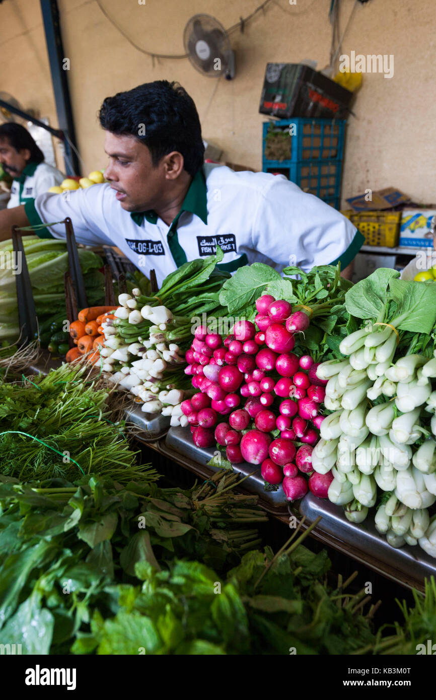 UAE, Dubai, Deira, Dubai Produce Market, produce vendor Stock Photo Alamy