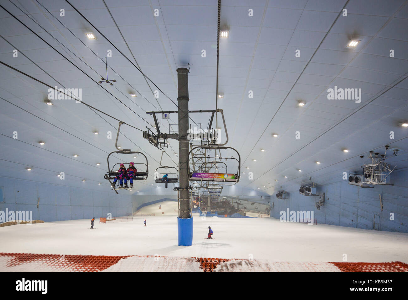 UAE, Dubai, Al Barsha, Mall of the Emirates, Ski Dubai, indoor ski area