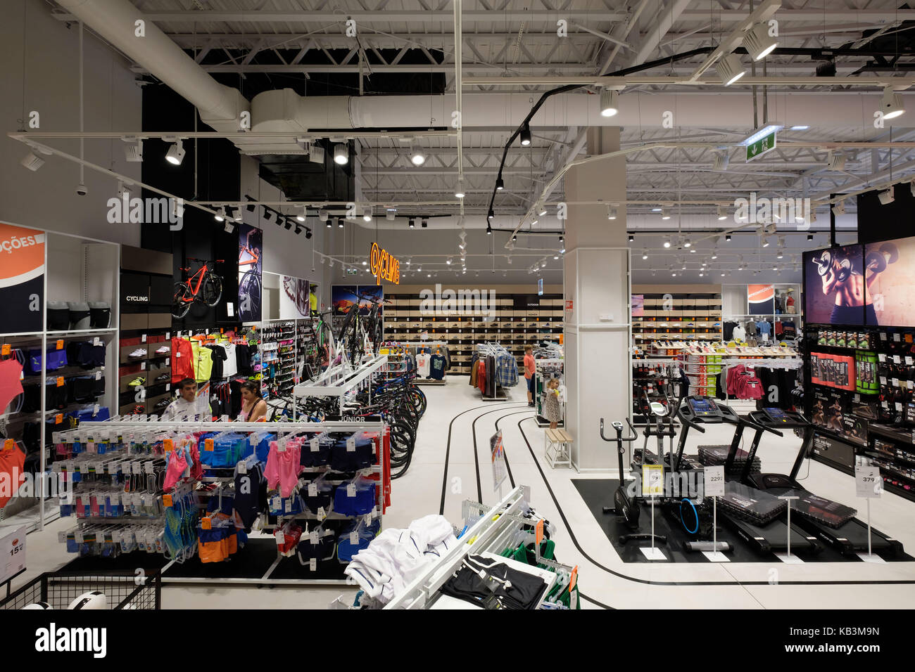 Sports Equipment Stores Hi res Stock Photography And Images Alamy