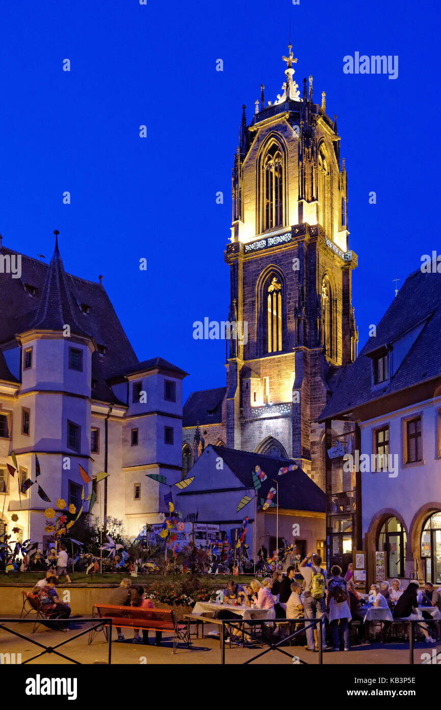 France, Bas Rhin, Selestat, bread house, Ebersmunster Hotel and St Georges church Stock Photo