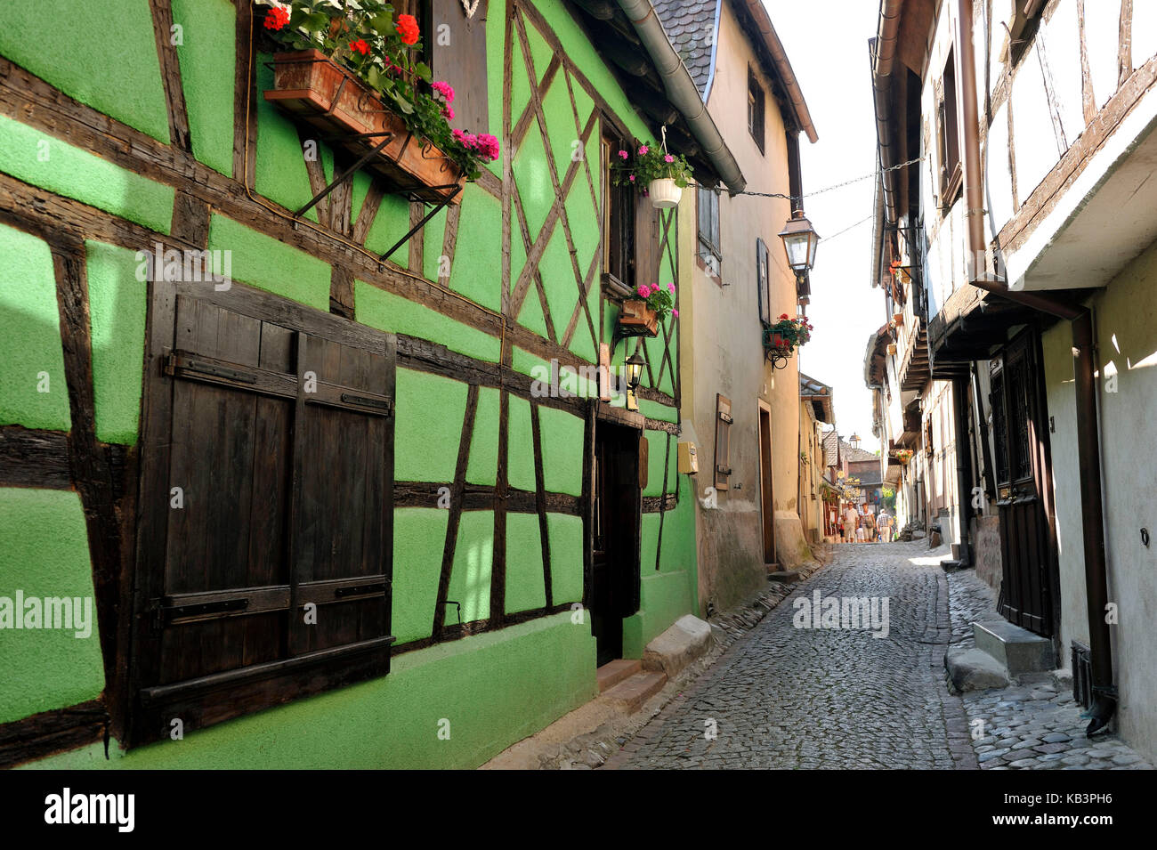 France, Haut Rhin, Alsace Wine Route, Riquewihr, labelled Les Plus Beaux Villages de France (The Most Beautiful Villages of France), traditionals half timbered houses Stock Photo