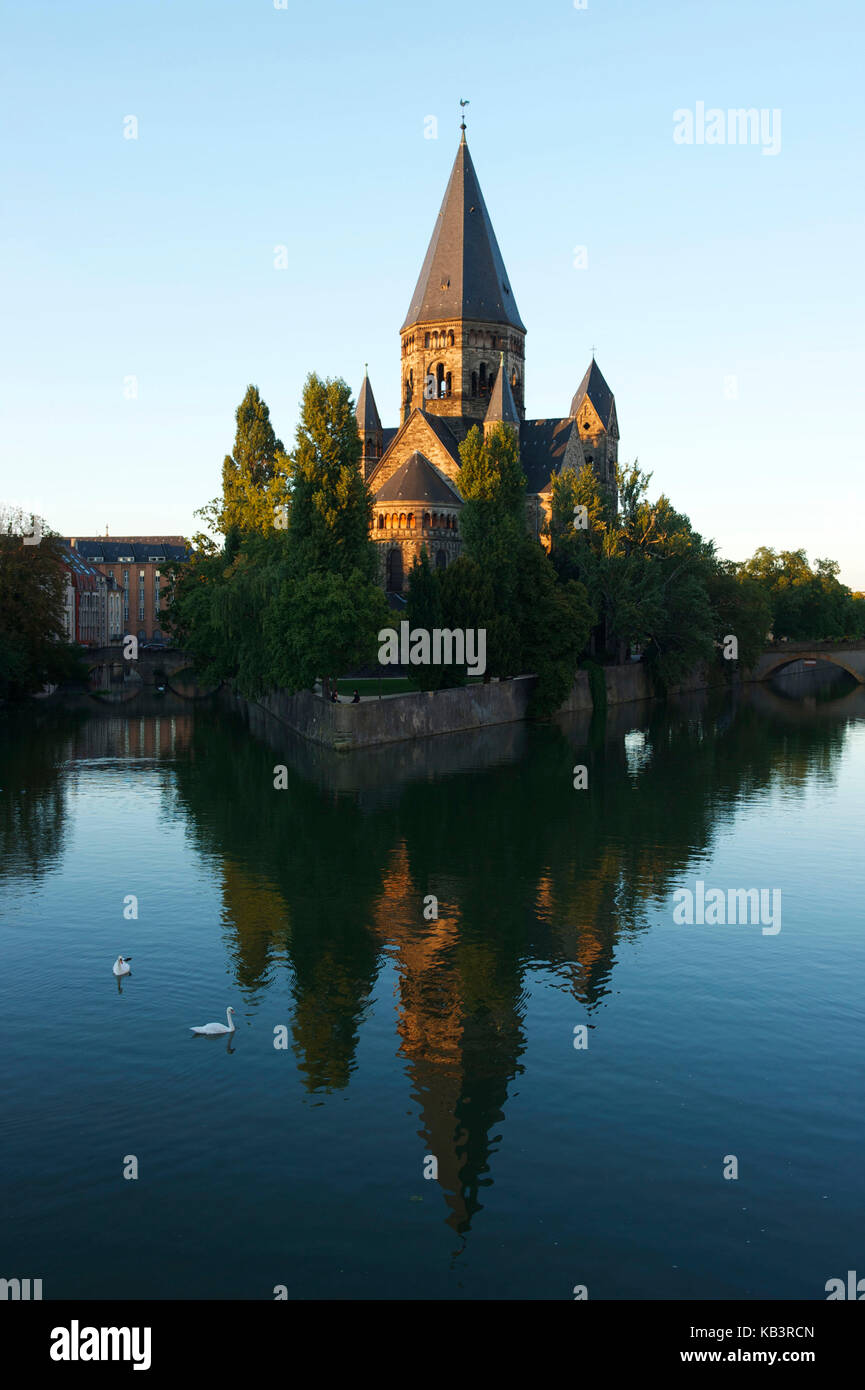 France, Moselle, Metz, the island of Petit Saulcy the temple Neuf or church of the Nine Germans, the banks of the Moselle river Stock Photo