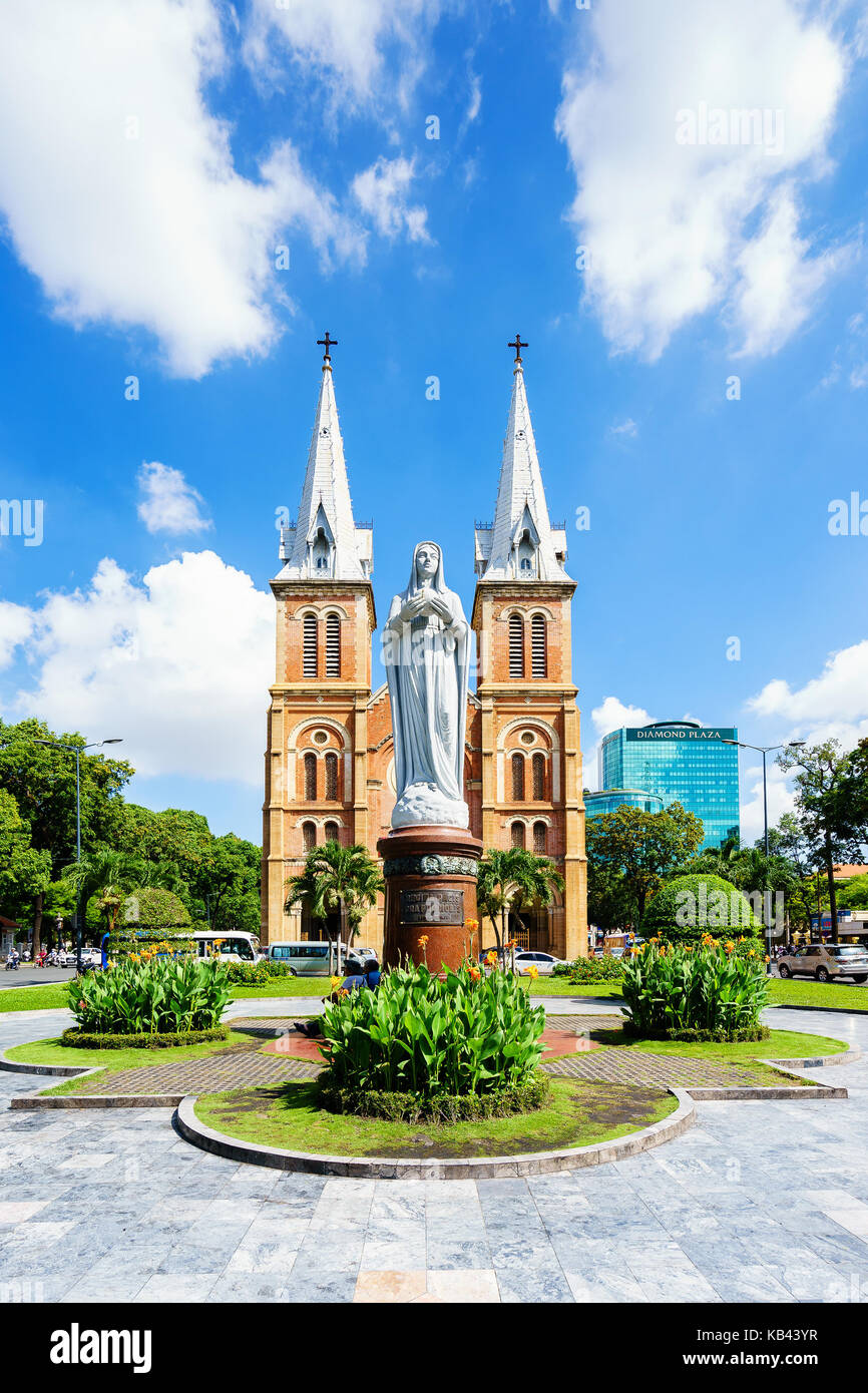 Nha tho duc ba hi-res stock photography and images - Alamy