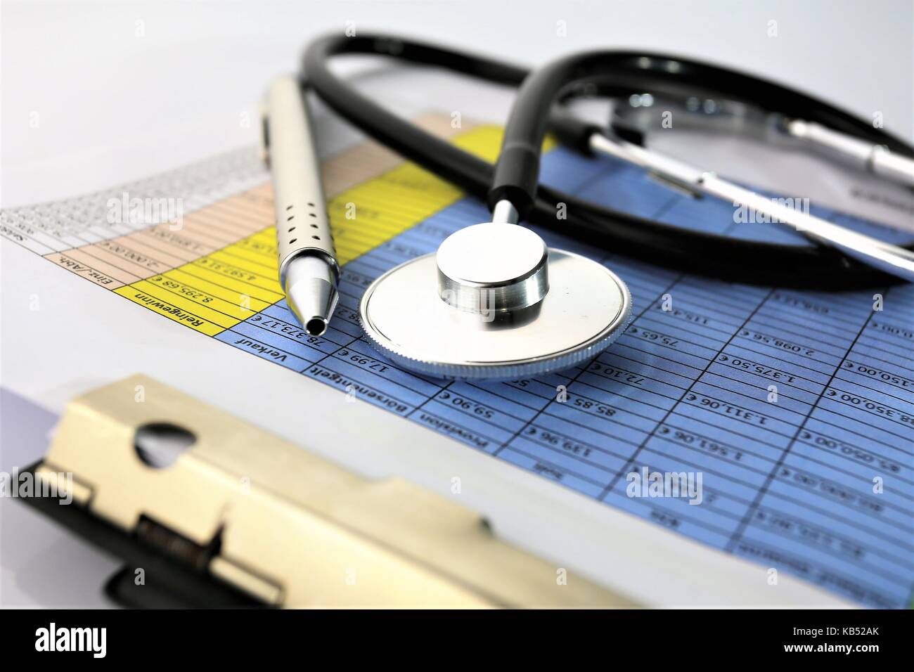 Paper Medical Charts High Resolution Stock Photography and Images - Alamy