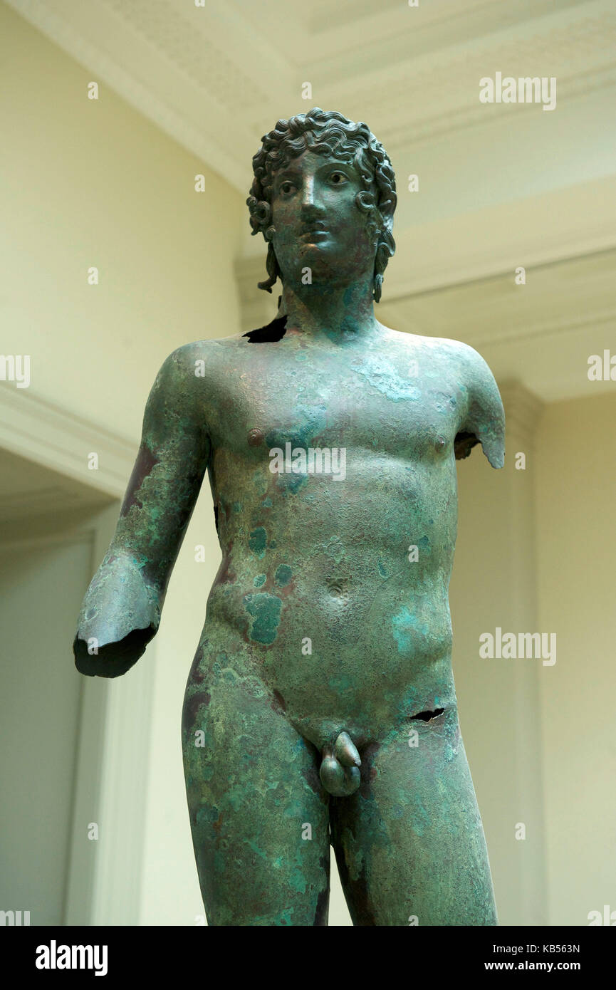 United Kingdom, London, Bloomsbury, British Museum, Bronze statue of a young man, 1st century BC Stock Photo
