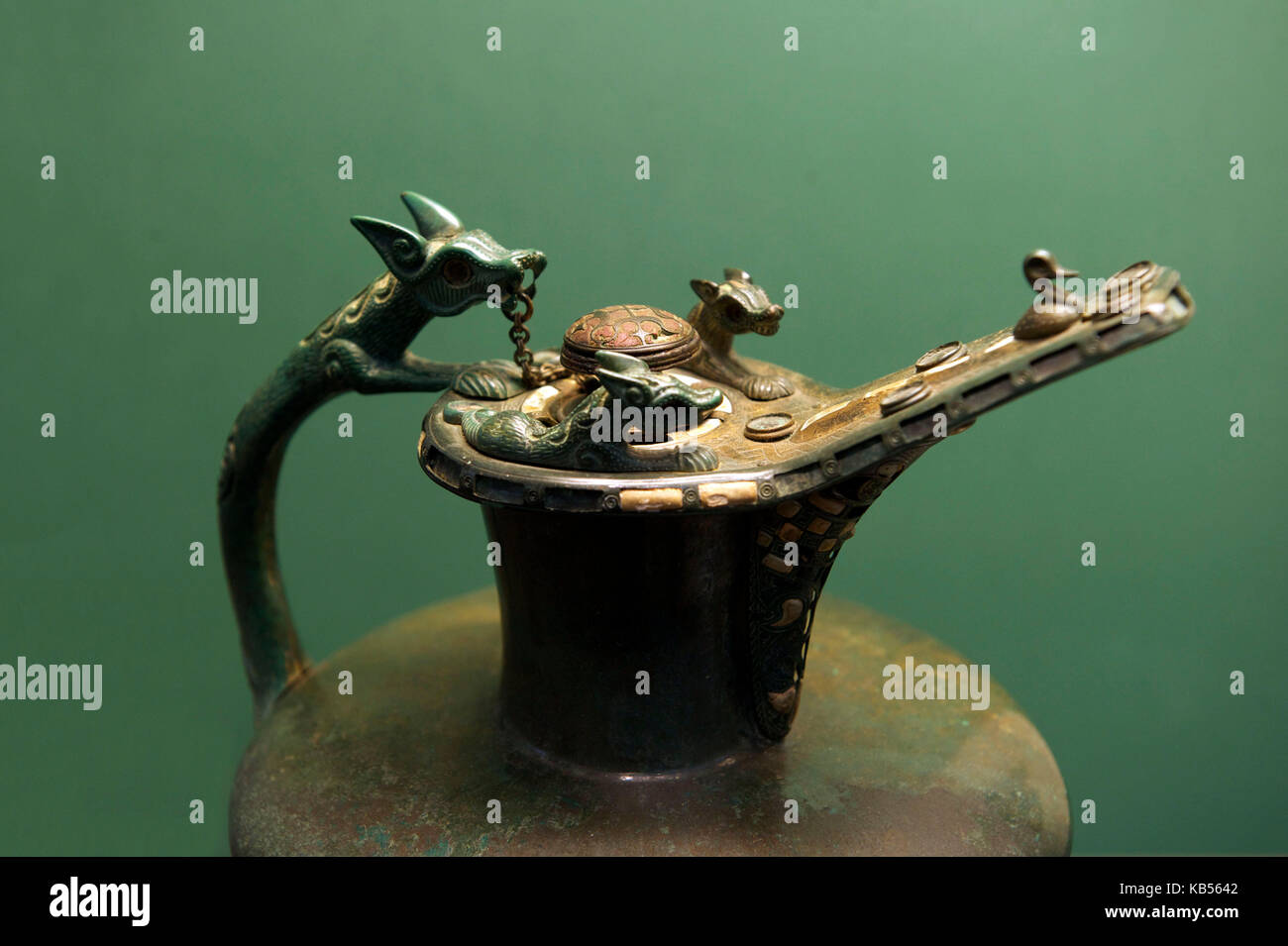 Bronze flagon hi-res stock photography and images - Alamy