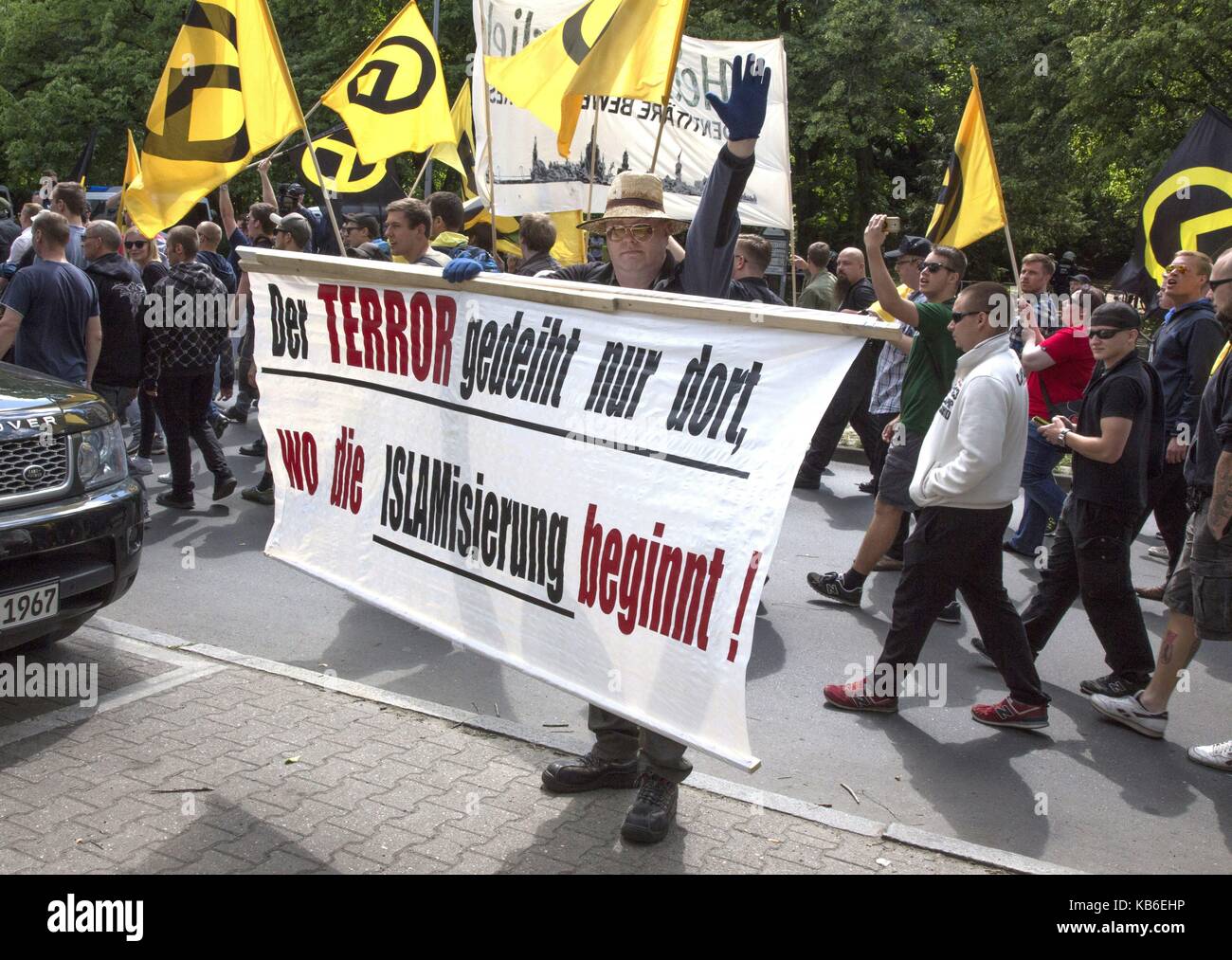 Demonstration of the far-right Identitarian Movement (Identitaere Bewegung) in Berlin, 17 June 2017. | usage worldwide Stock Photo