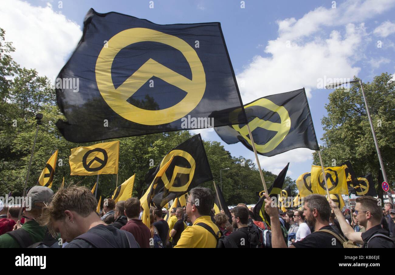 Demonstration of the far-right Identitarian Movement (Identitaere Bewegung) in Berlin, 17 June 2017. | usage worldwide Stock Photo