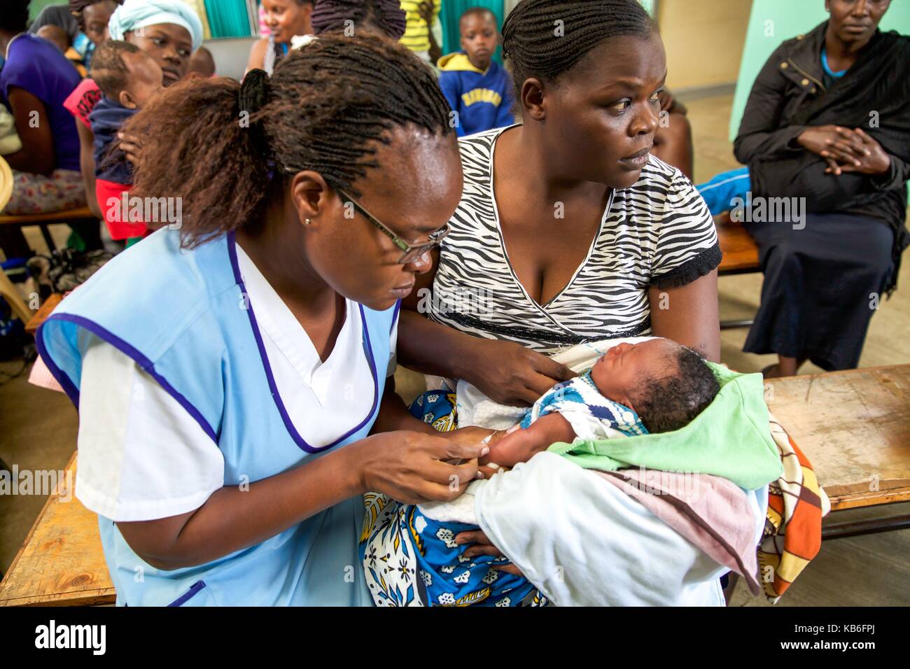 German Doctors Mathare Ngo africa vaccination hi-res stock photography and images - Alamy