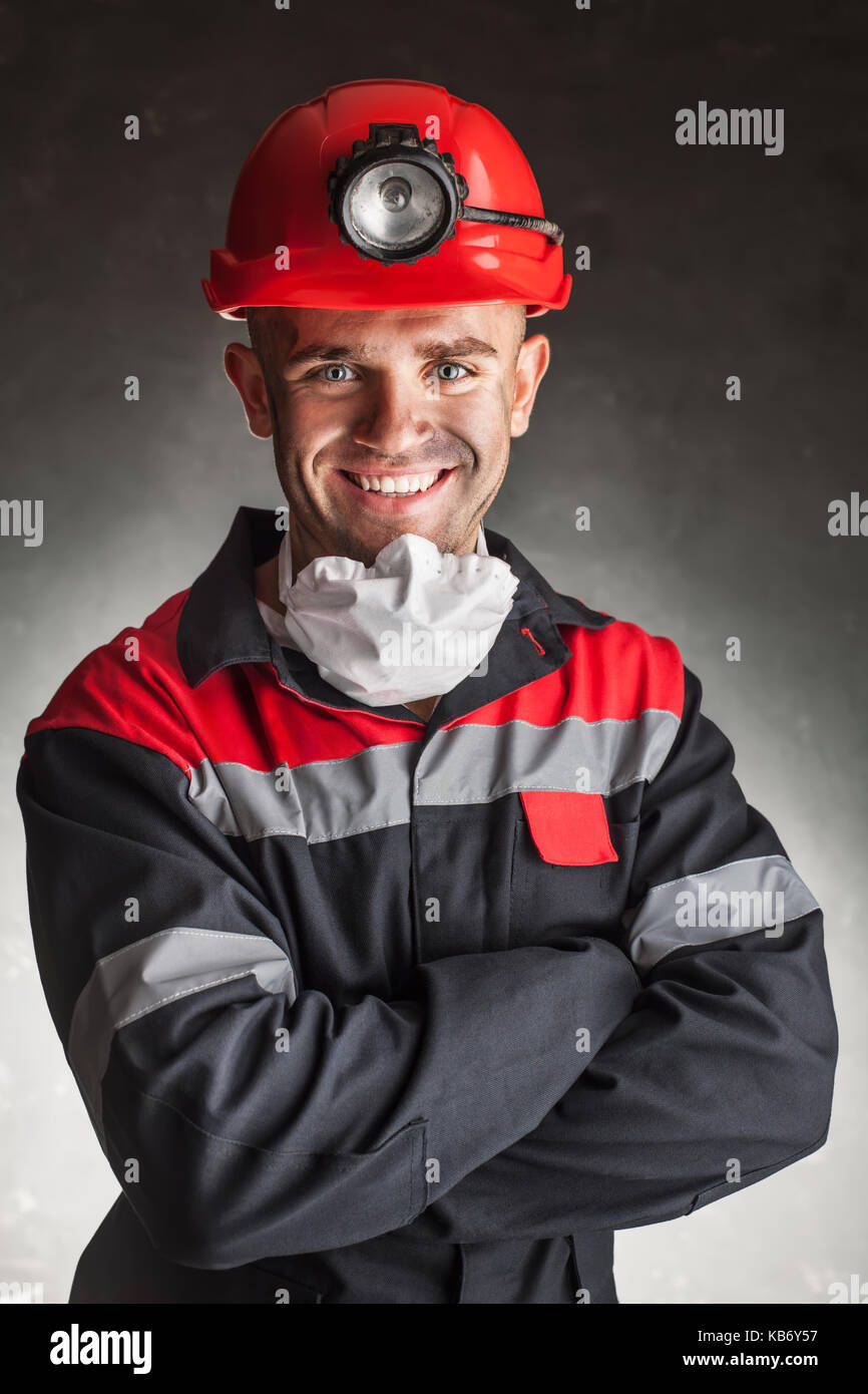 Женщины владельцы строительных компаний. 109633840844640261428+"manager mines research". Майн менеджер. Улыбка шахтёра. Инженер баран в каске.