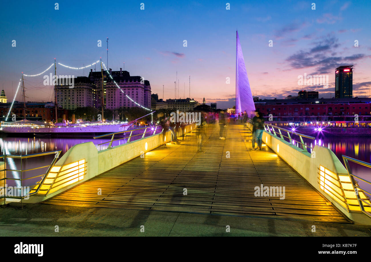Woman Bridge (Puente de la Mujer).