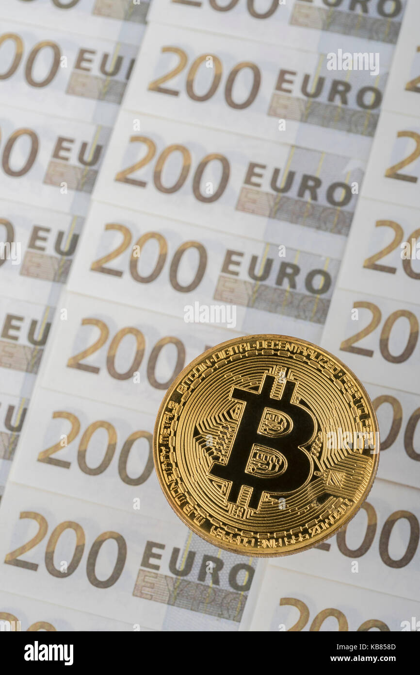 200 euro banknote bitcoin hi-res stock photography and images - Alamy