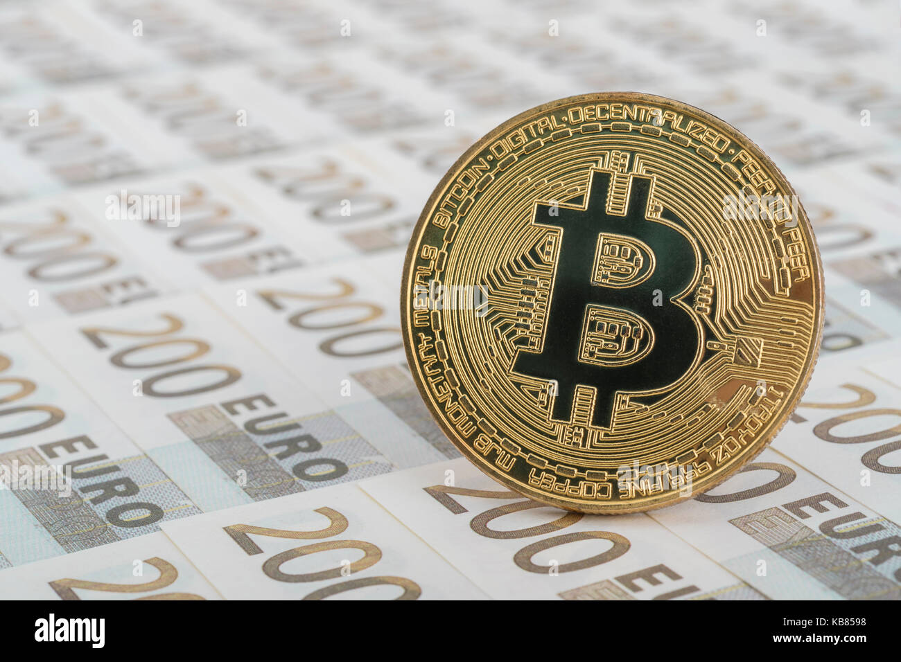 200 euros bitcoin hi-res stock photography and images - Alamy