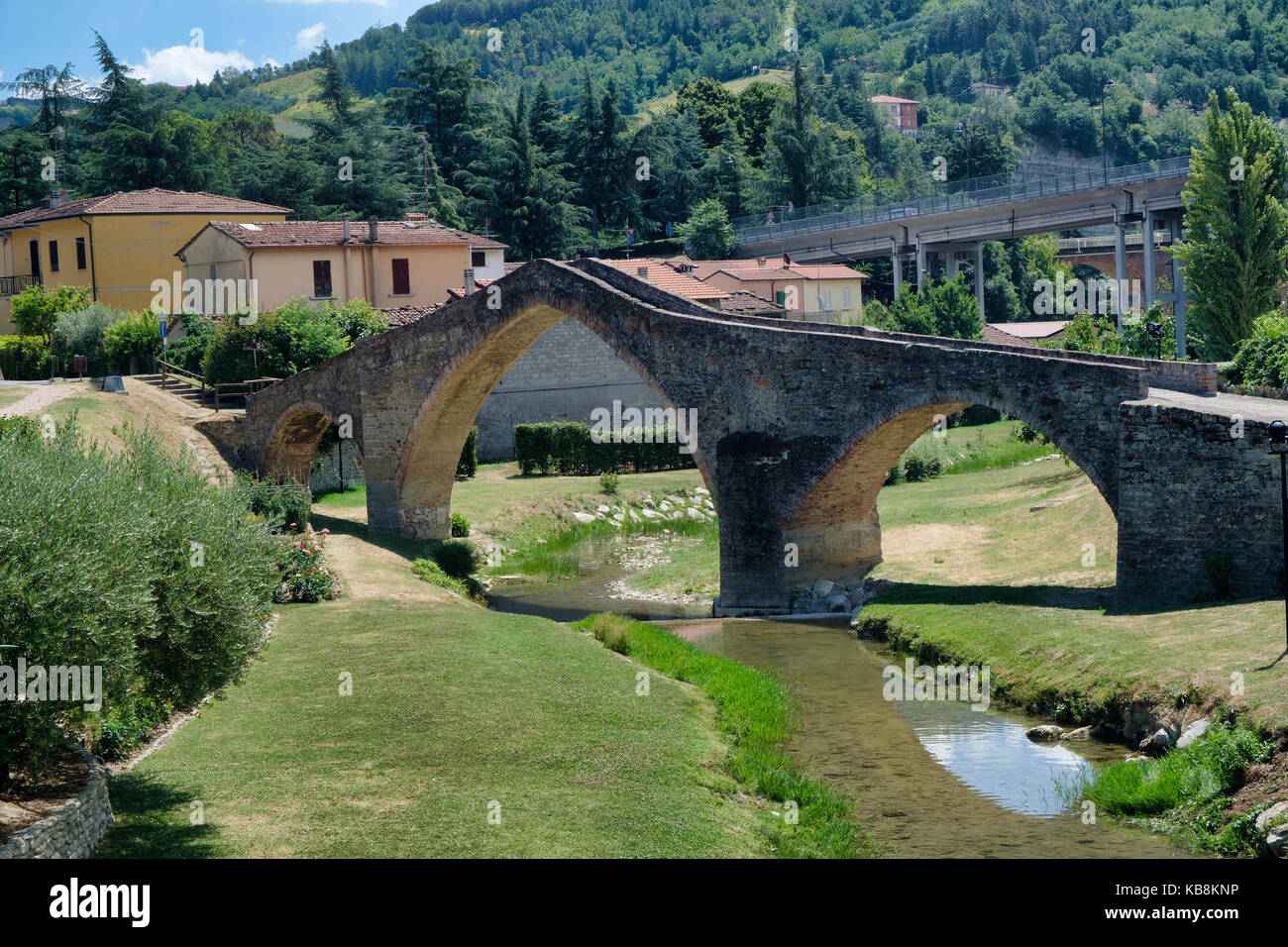Modigliana (Forli Cesena, Emilia Romagna, Italy): the medieval bridge known as Ponte di San Donato, or Ponte della Signora Stock Photo