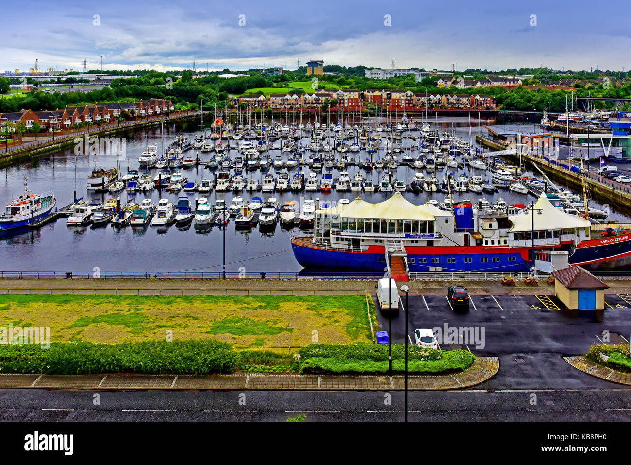 North Shields Royal Quays yacht and boat marina with the Earl of Zetland floating bar and restaurant Stock Photo