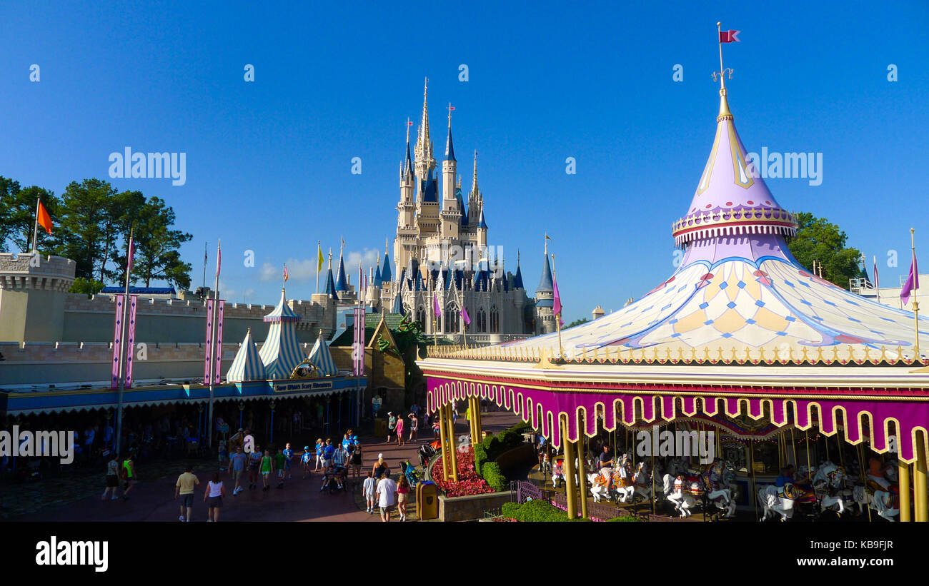 Views of Cinderella's Castle against a blue sky at Magic Kingdom, Disney World, Florida, USA Stock Photo