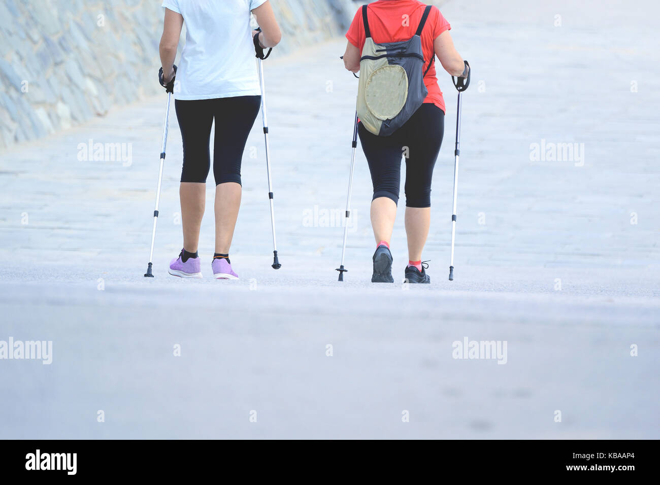 Two women women power walking hi-res stock photography and images - Alamy