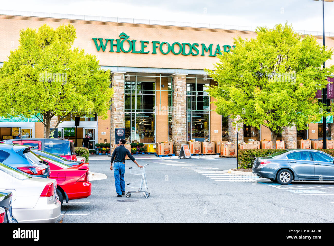 Fairfax, USA September 8, 2017 Green Whole Foods Market grocery
