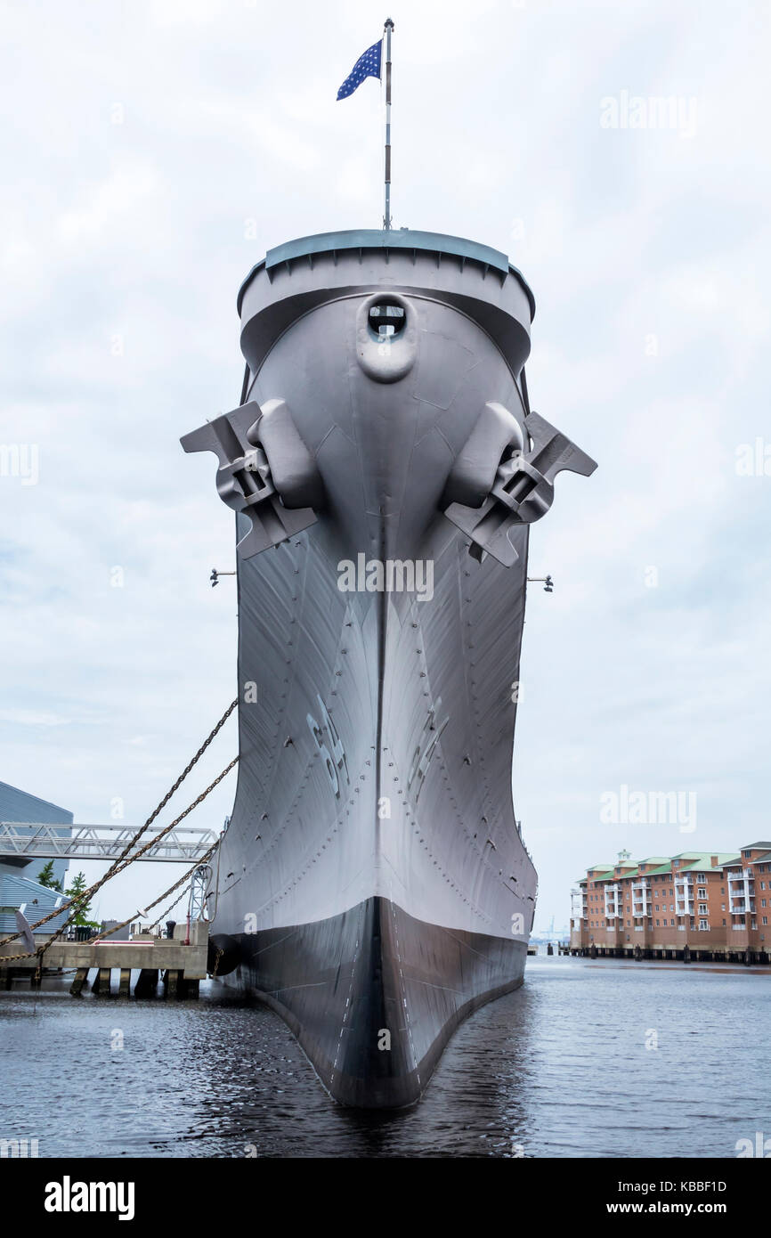 Norfolk Virginia Elizabeth River Downtown Waterfront Naticus Maritime Museum Historic Battleship Uss Wisconsin 64 Anchors Front Bow Va Stock Photo Alamy