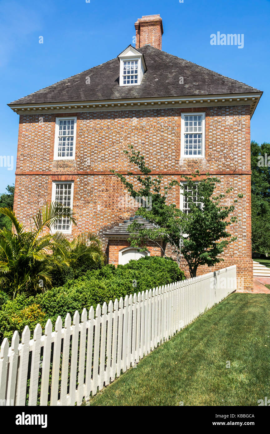 Colonial Williamsburg Virginia,18th-century America,College of William & Mary,university,historic campus,President’s House,exterior,picket fence,VA170 Stock Photo